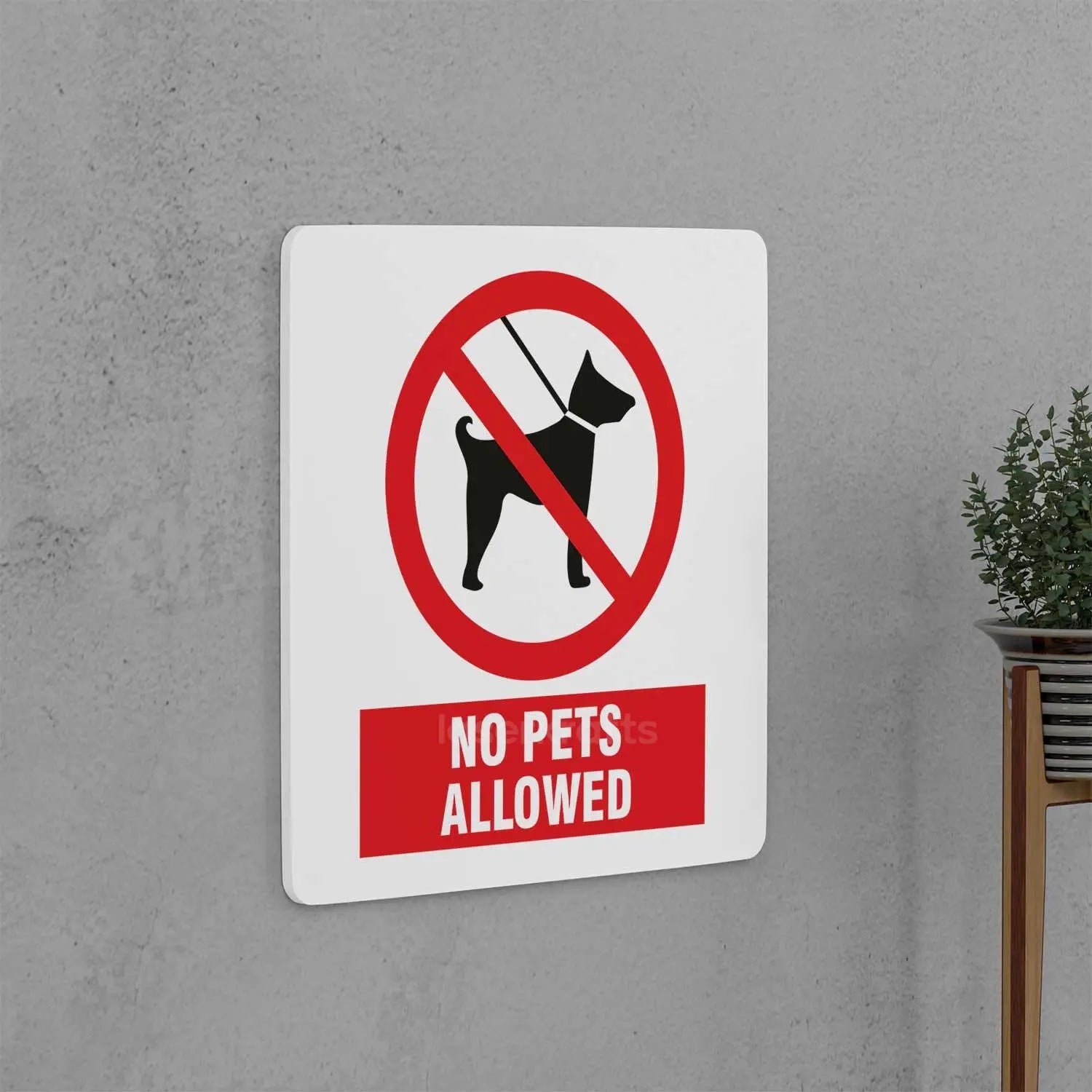 No Pets Allowed Sign